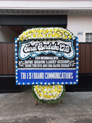 Papan Bunga Duka di Kima Atas